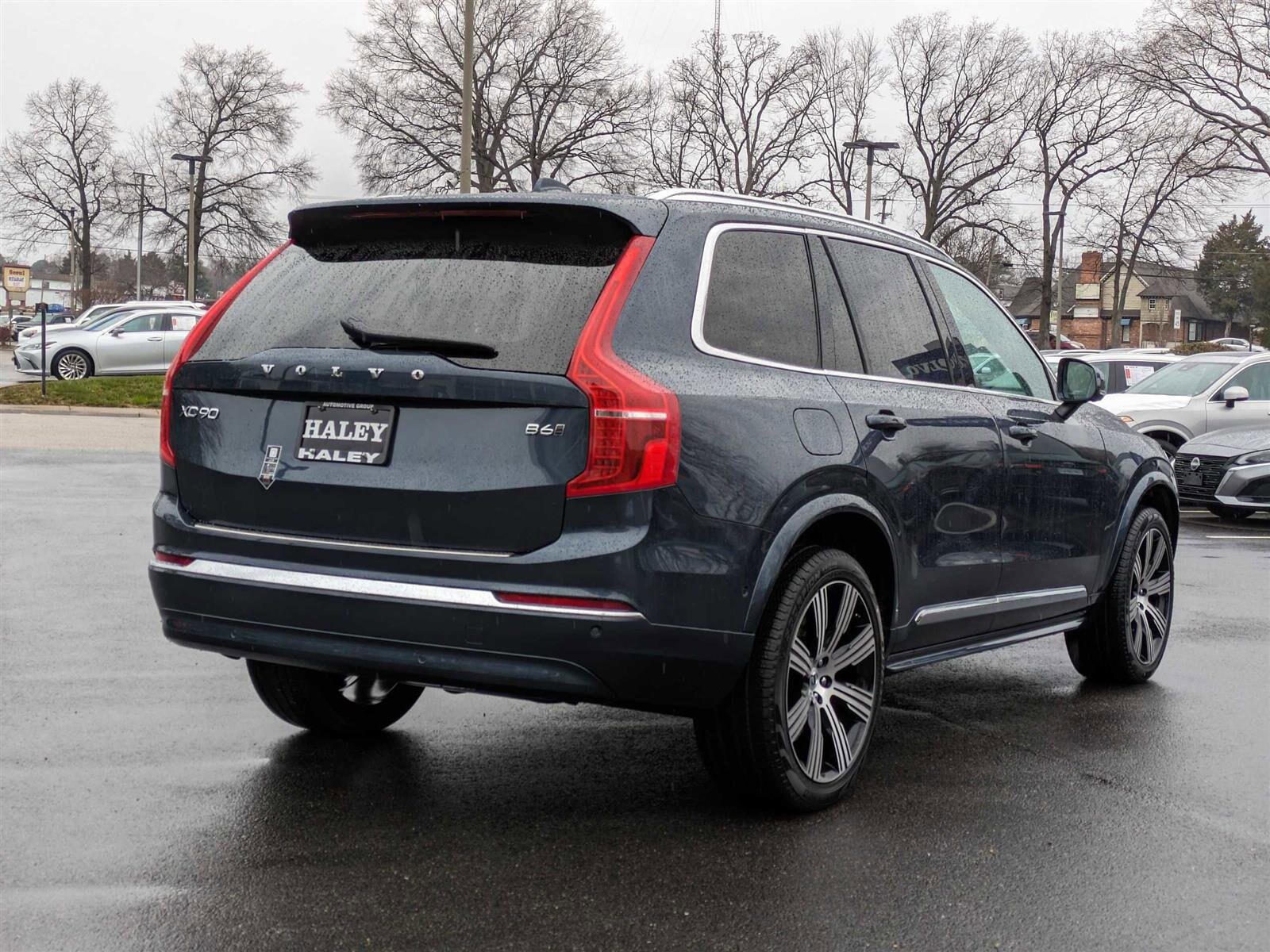 2024 Volvo XC90 Plus photo 2