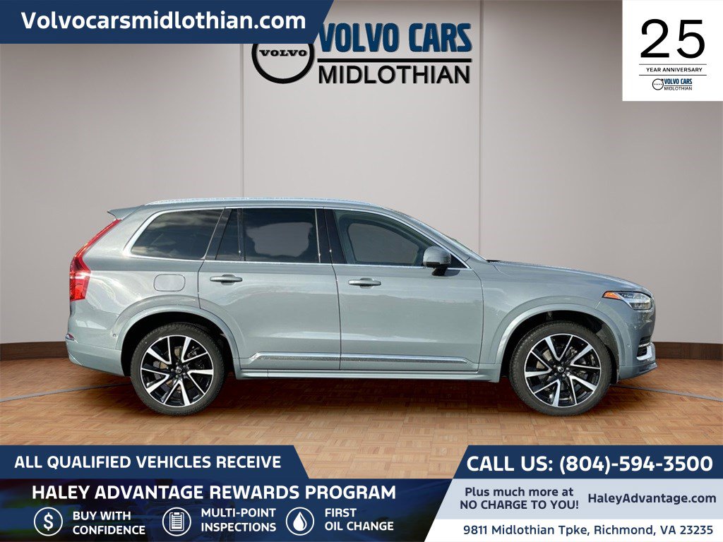 2023 Volvo XC90 Plus's photo