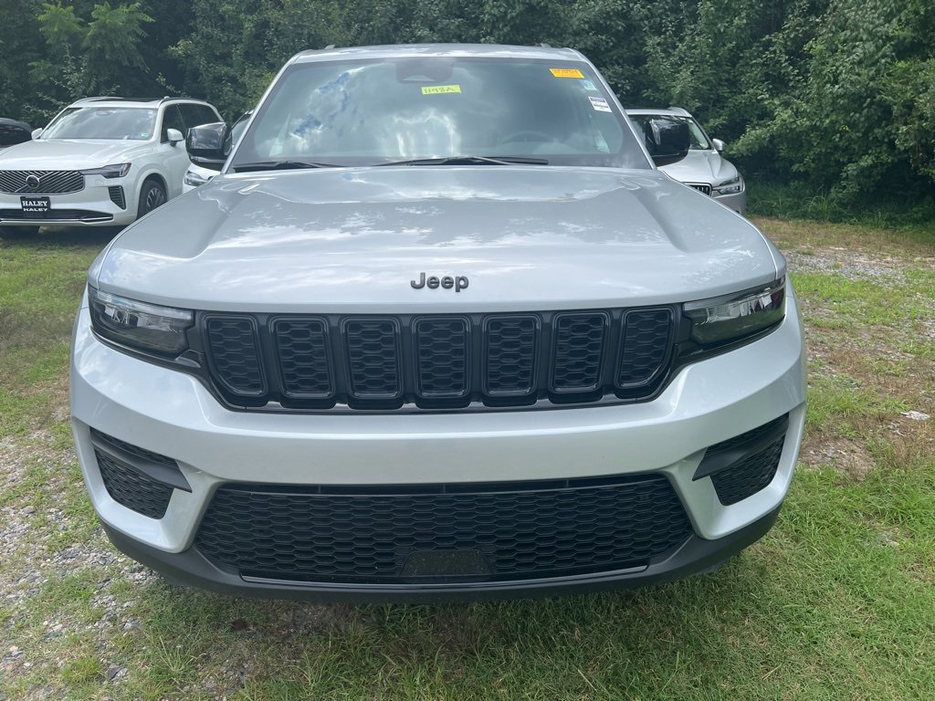 2023 Jeep Grand Cherokee Altitude X photo 2