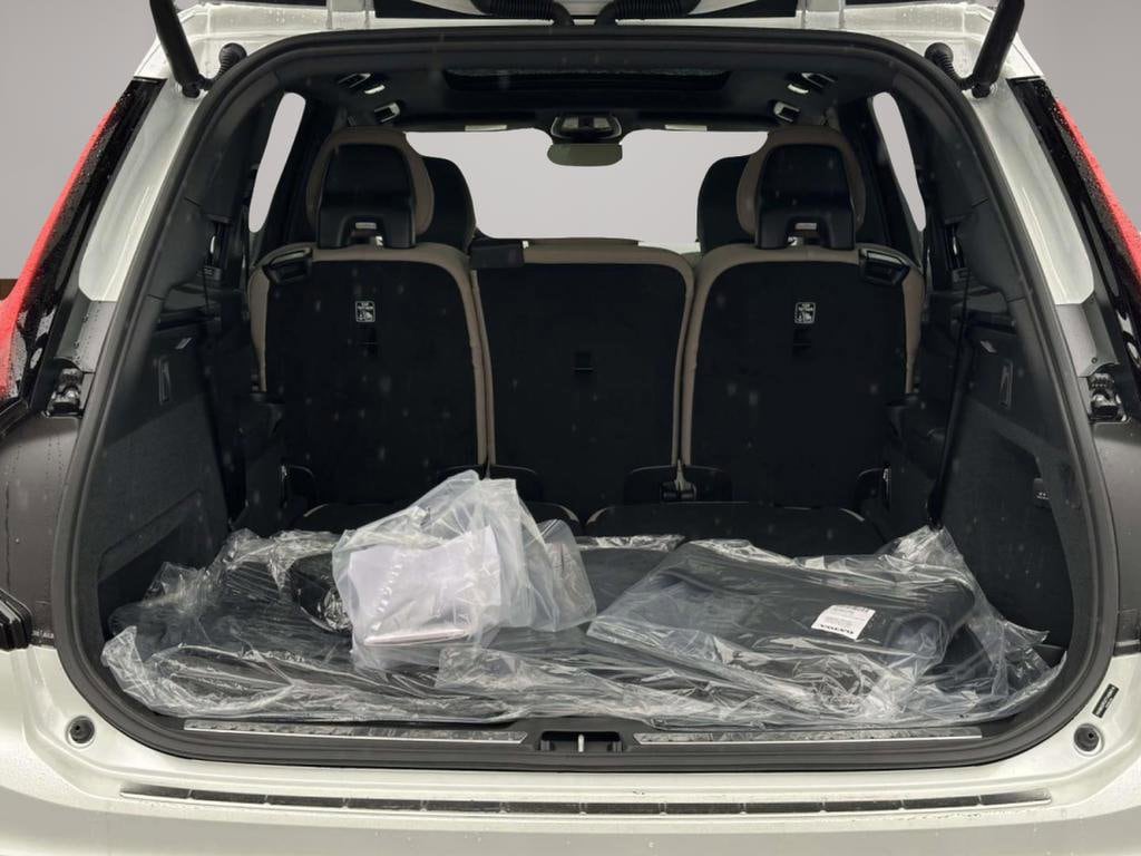 2026 Volvo XC90 Plus - Photo 13