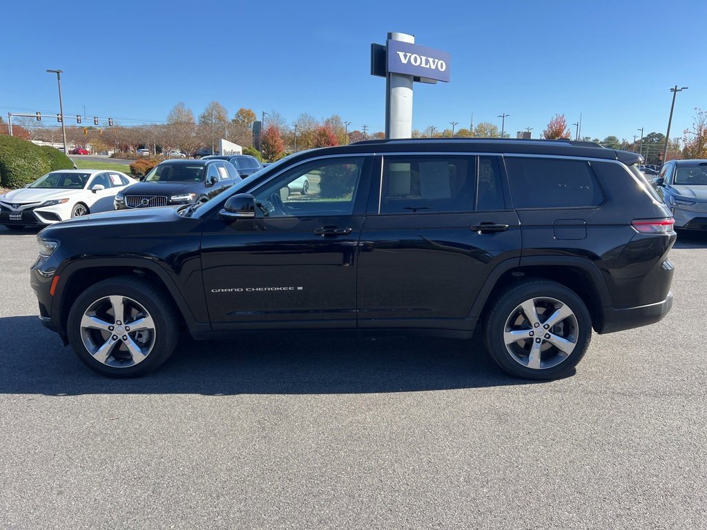 2022 Jeep Grand Cherokee Limited photo 2