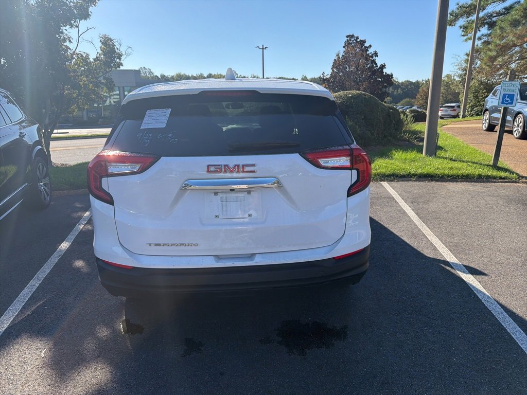 2024 Gmc Terrain SLE photo 2