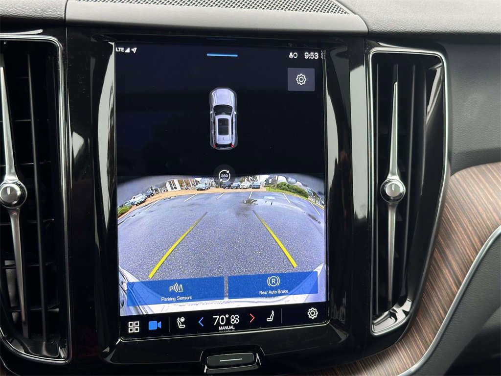 2023 Volvo XC60 B5 Plus photo 4