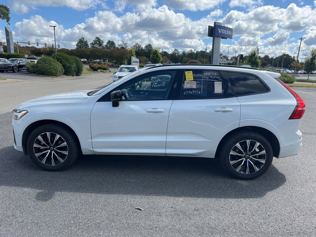 2025 Volvo XC60 B5 Plus photo 3