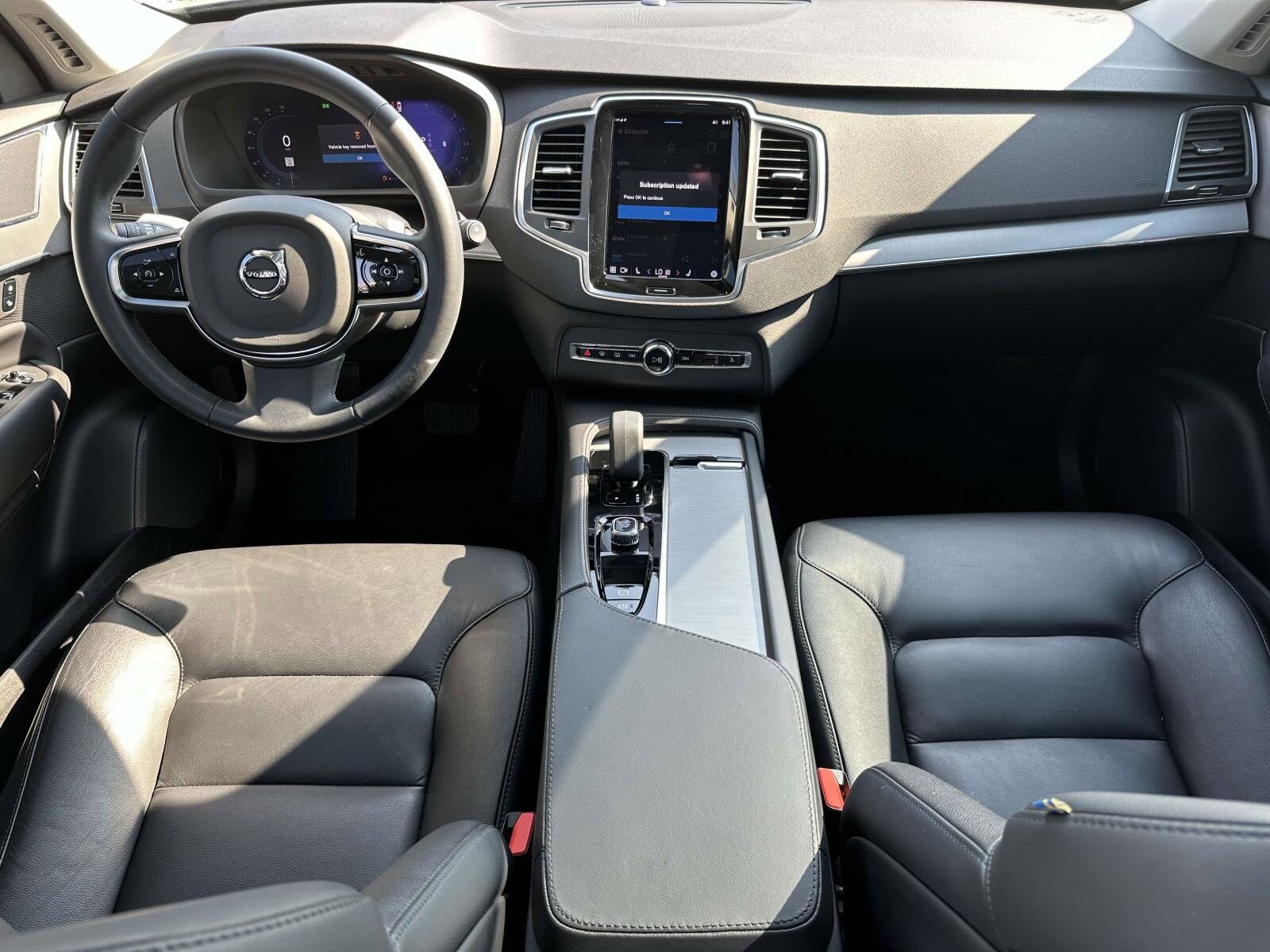 2024 Volvo XC90 B5 Core photo 2