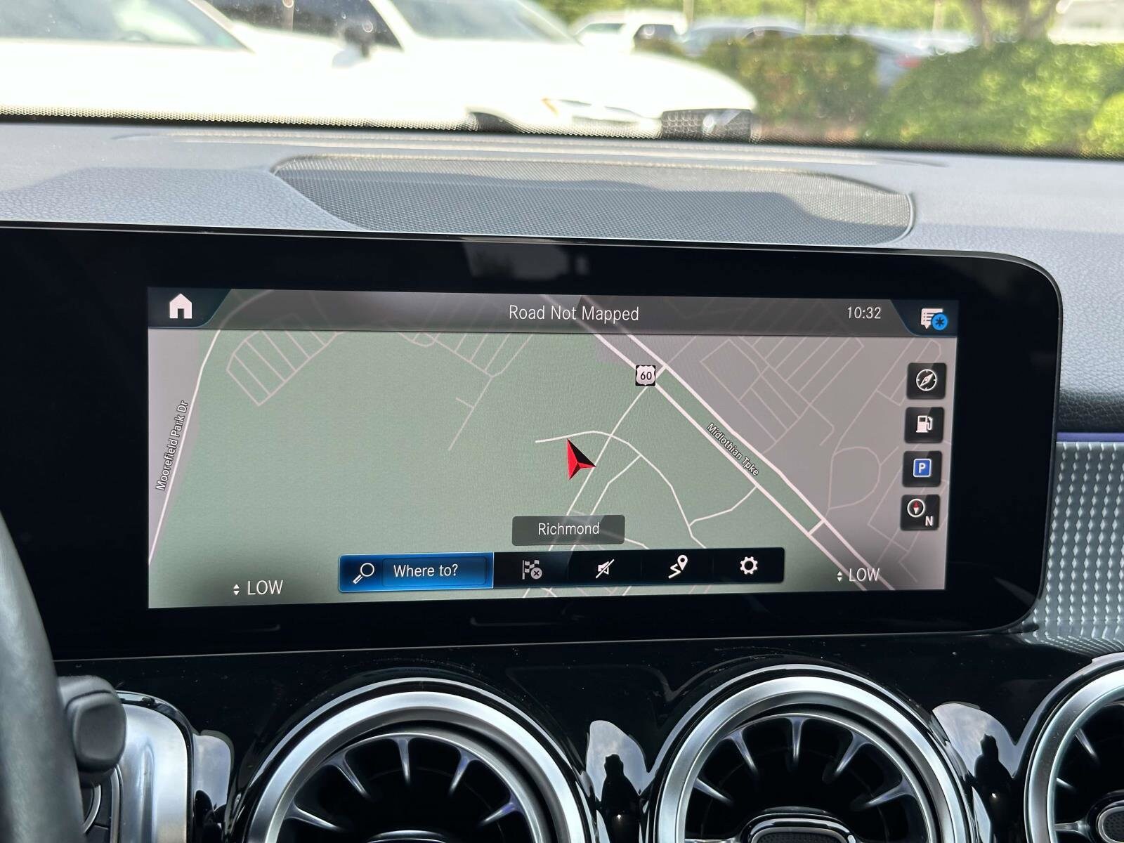 2022 Mercedes Benz GLB 250 photo 3