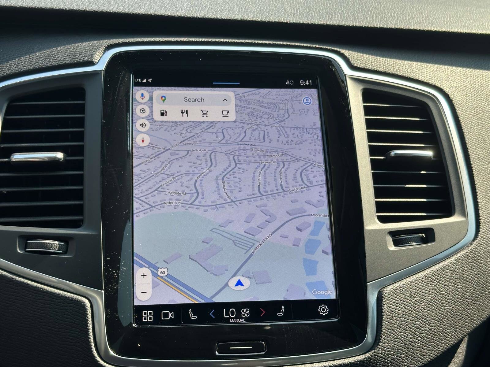 2024 Volvo XC90 B5 Core photo 2