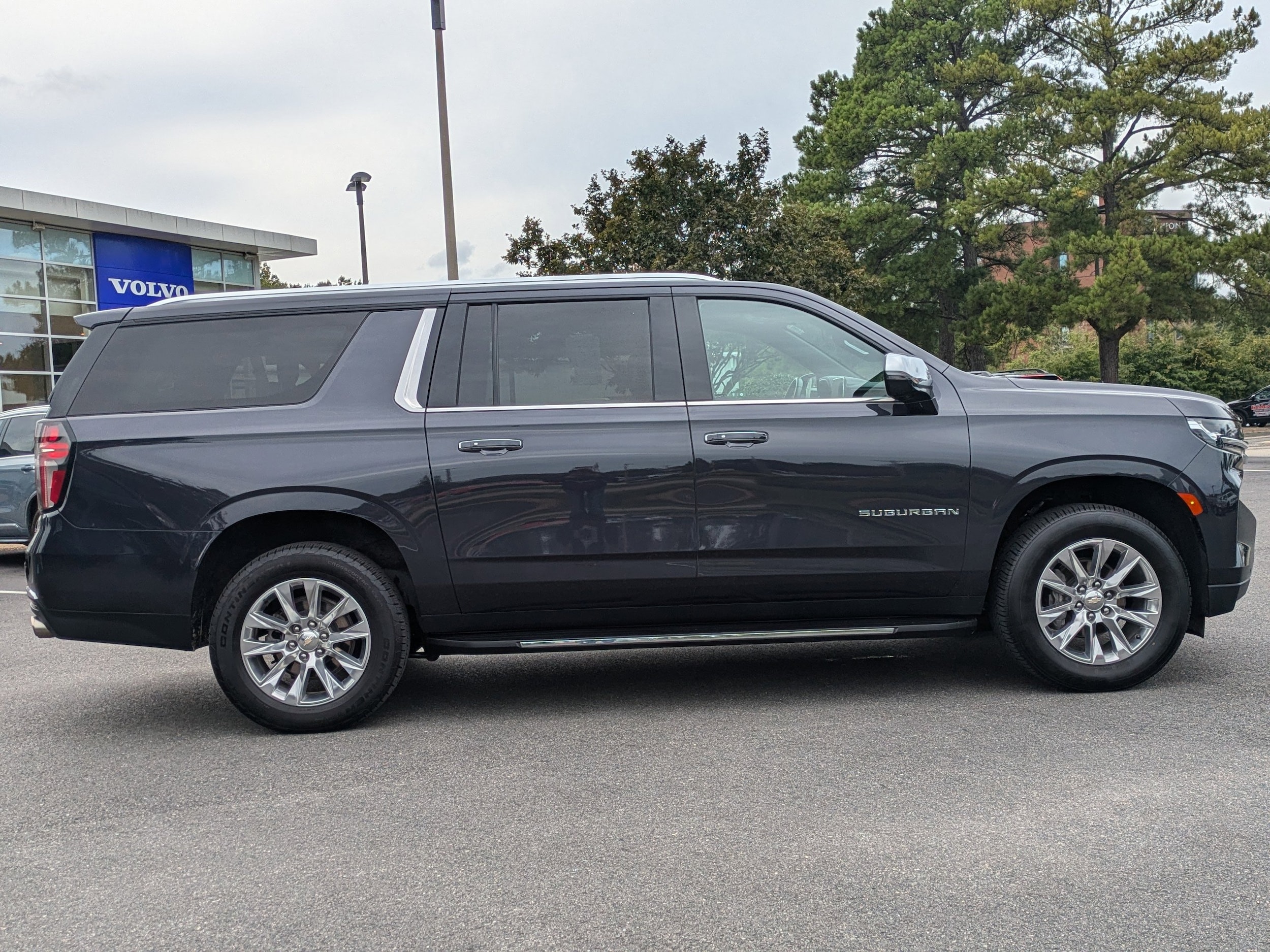 Used 2023 Chevrolet Suburban Premier with VIN 1GNSKFKD5PR181583 for sale in Midlothian, VA