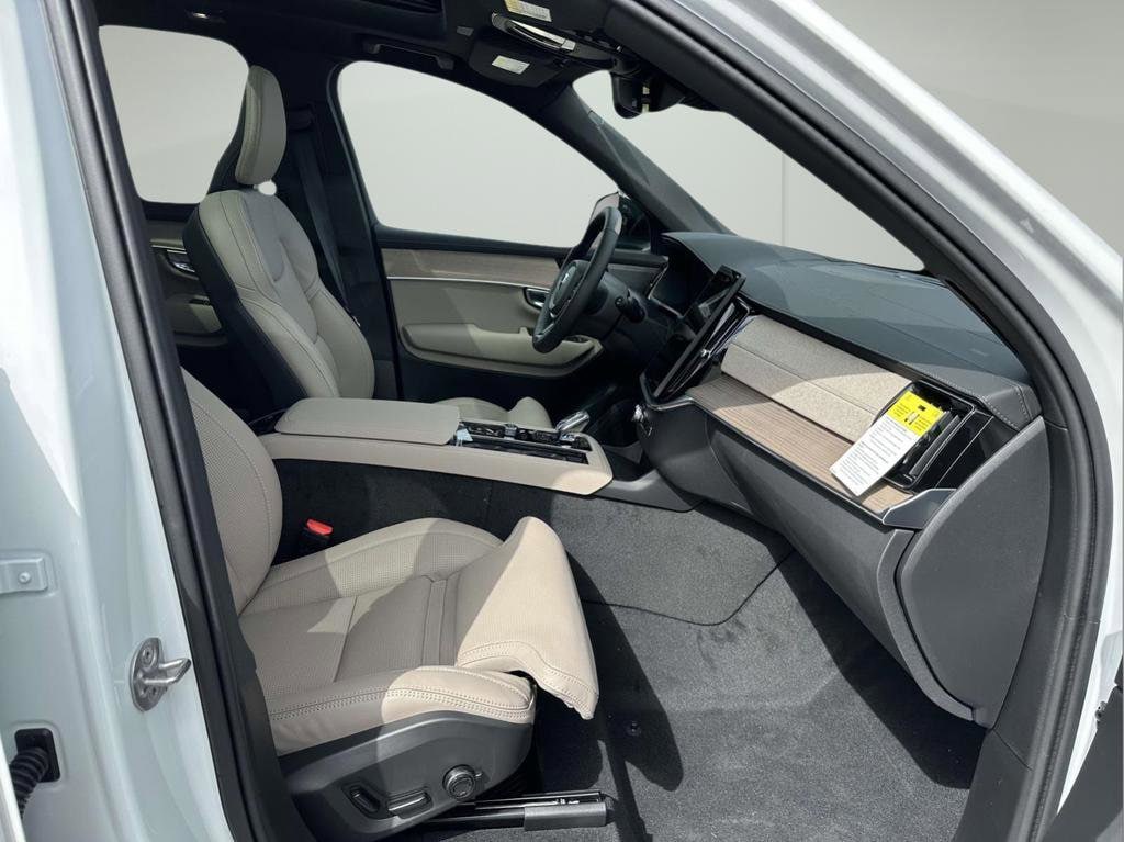 2026 Volvo XC90 Ultra - Photo 11