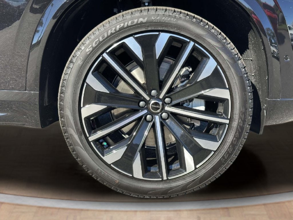 2026 Volvo XC90 Plus - Photo 26