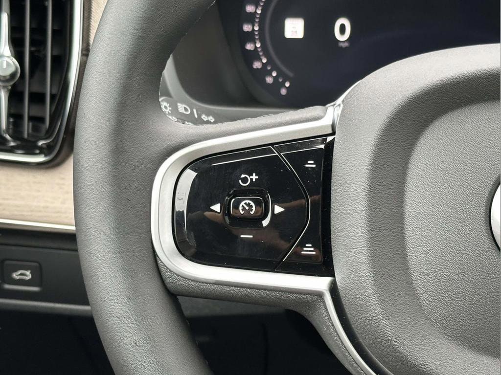 2026 Volvo XC90 Plus - Photo 8