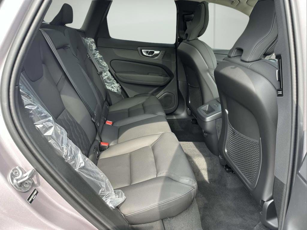 2026 Volvo XC60 Plus - Photo 12