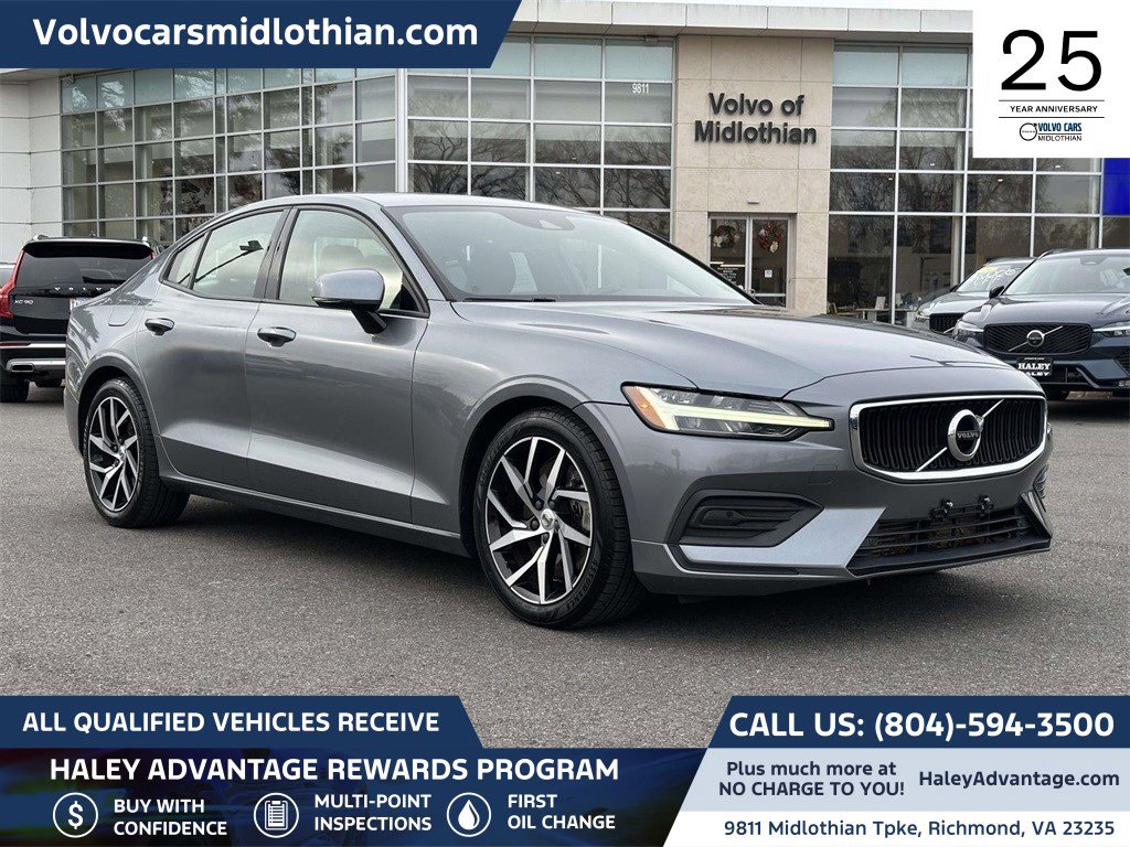 2019 Volvo S60 Momentum's photo