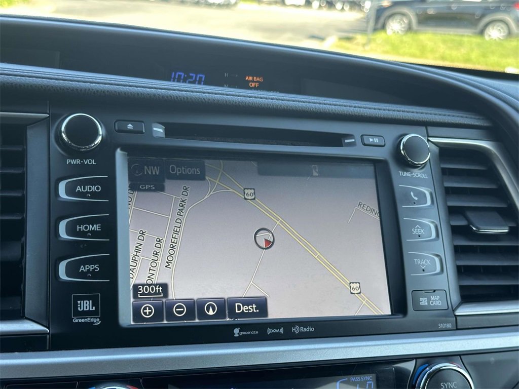2017 Toyota Highlander Limited Platinum photo 2