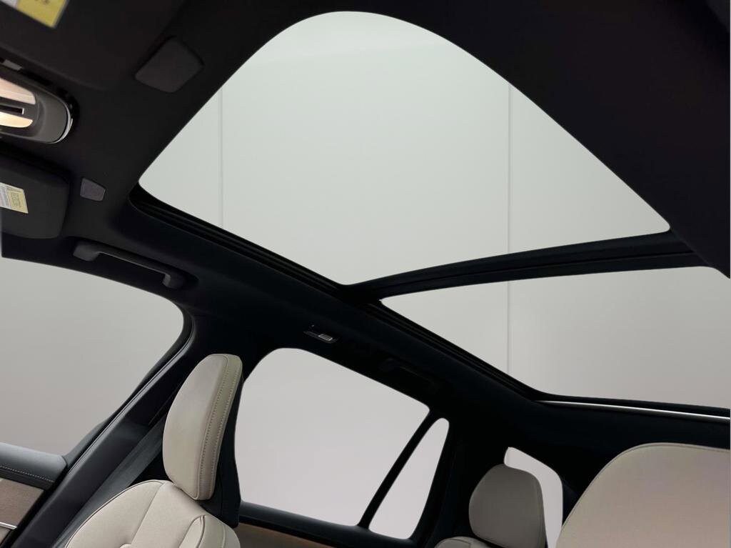 2026 Volvo XC90 Plus - Photo 18