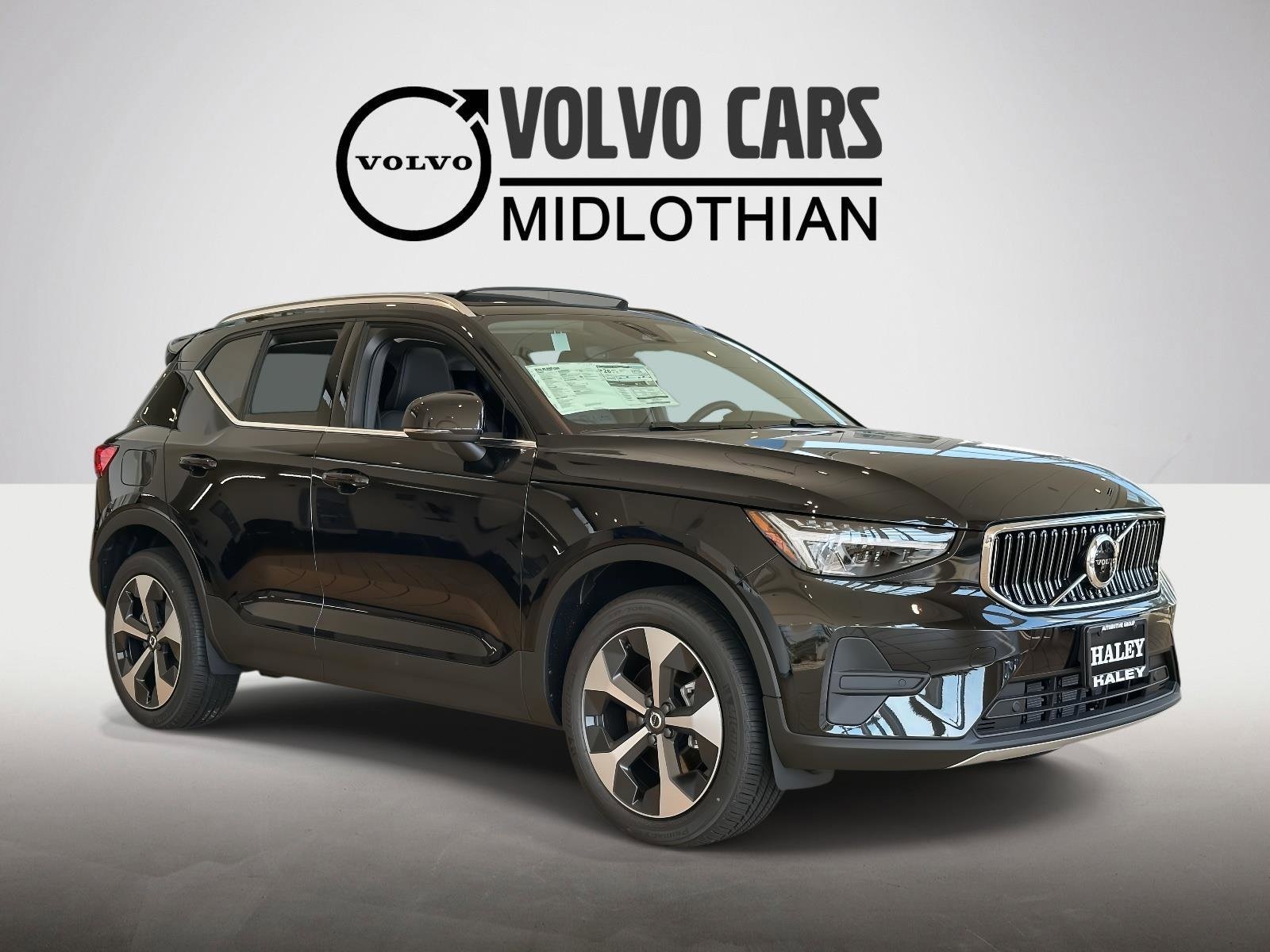 2025 Volvo XC40 B5 Core Bright Theme