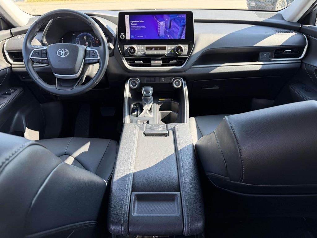 Used 2025 Toyota Grand Highlander XLE SUV