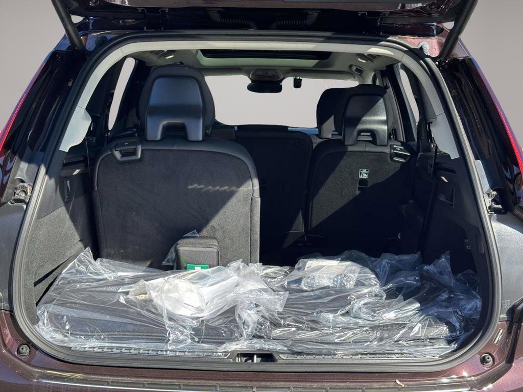 2025 Volvo XC90 Plus - Photo 13