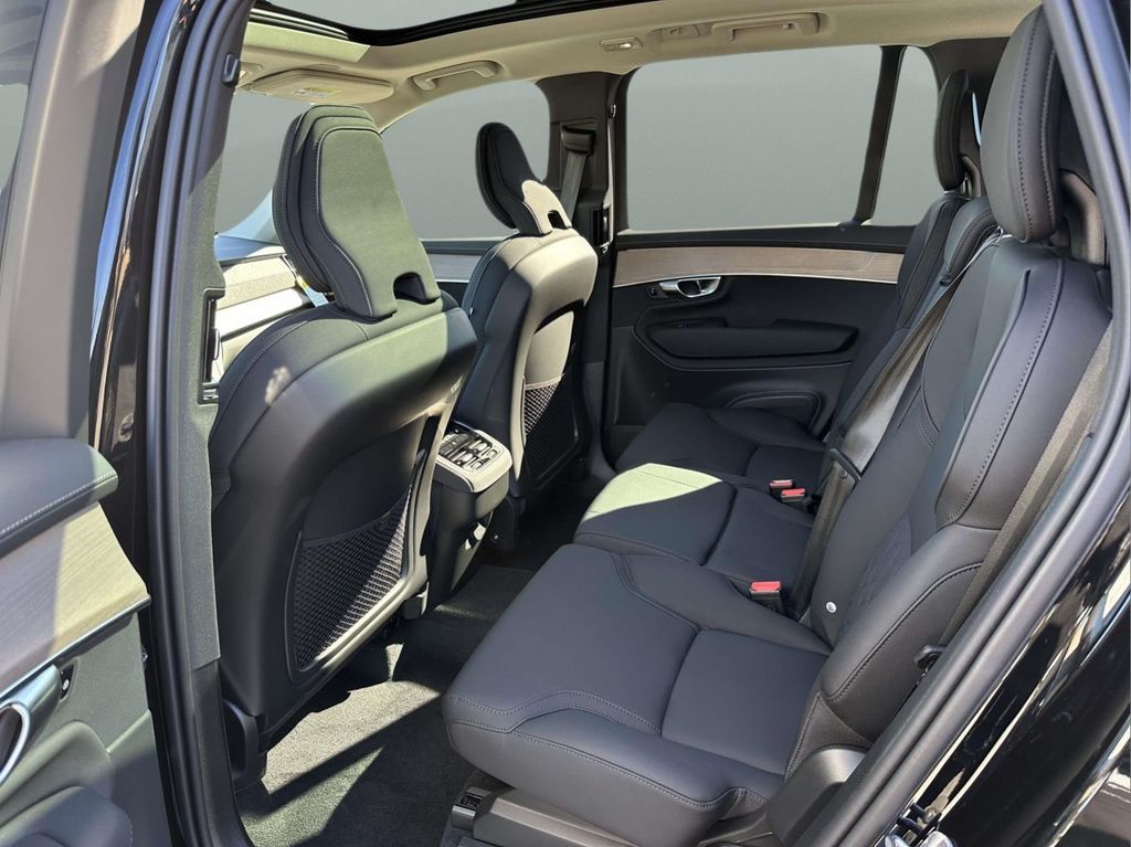 2026 Volvo XC90 Plus - Photo 14