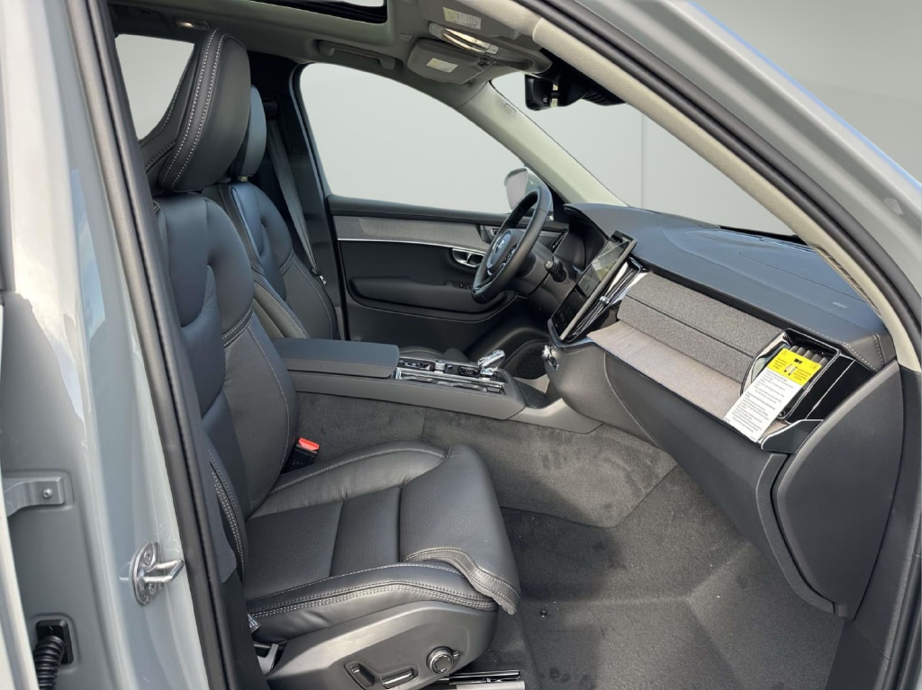 2026 Volvo XC90 Ultra - Photo 11