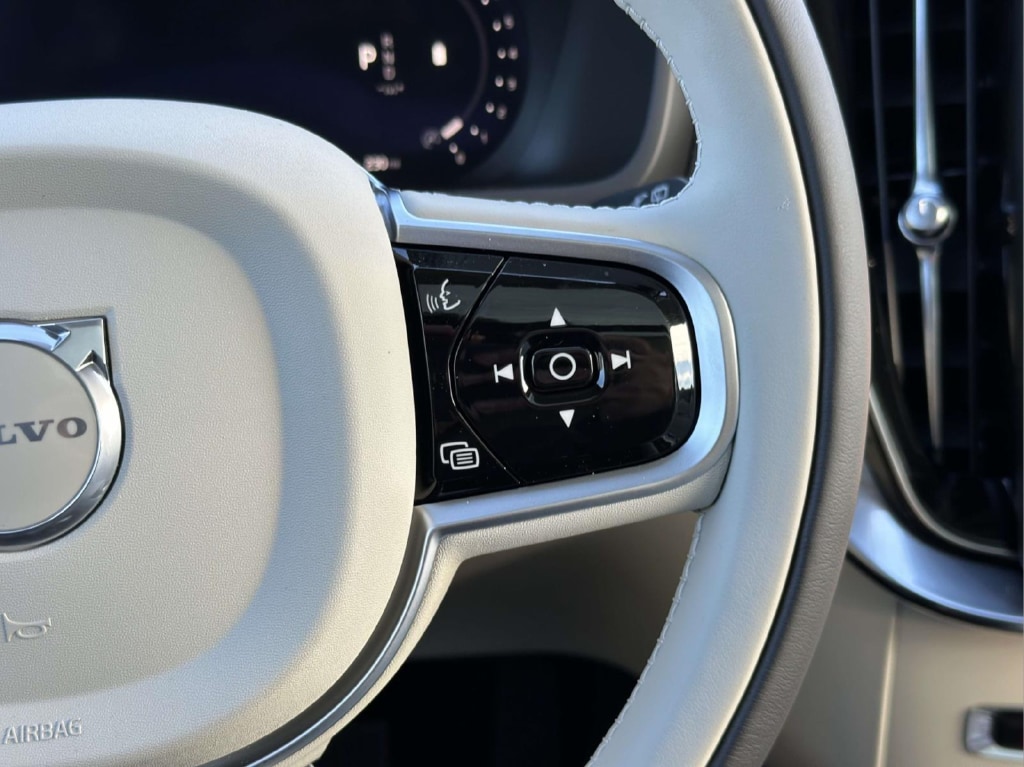 2026 Volvo XC90 Ultra - Photo 9