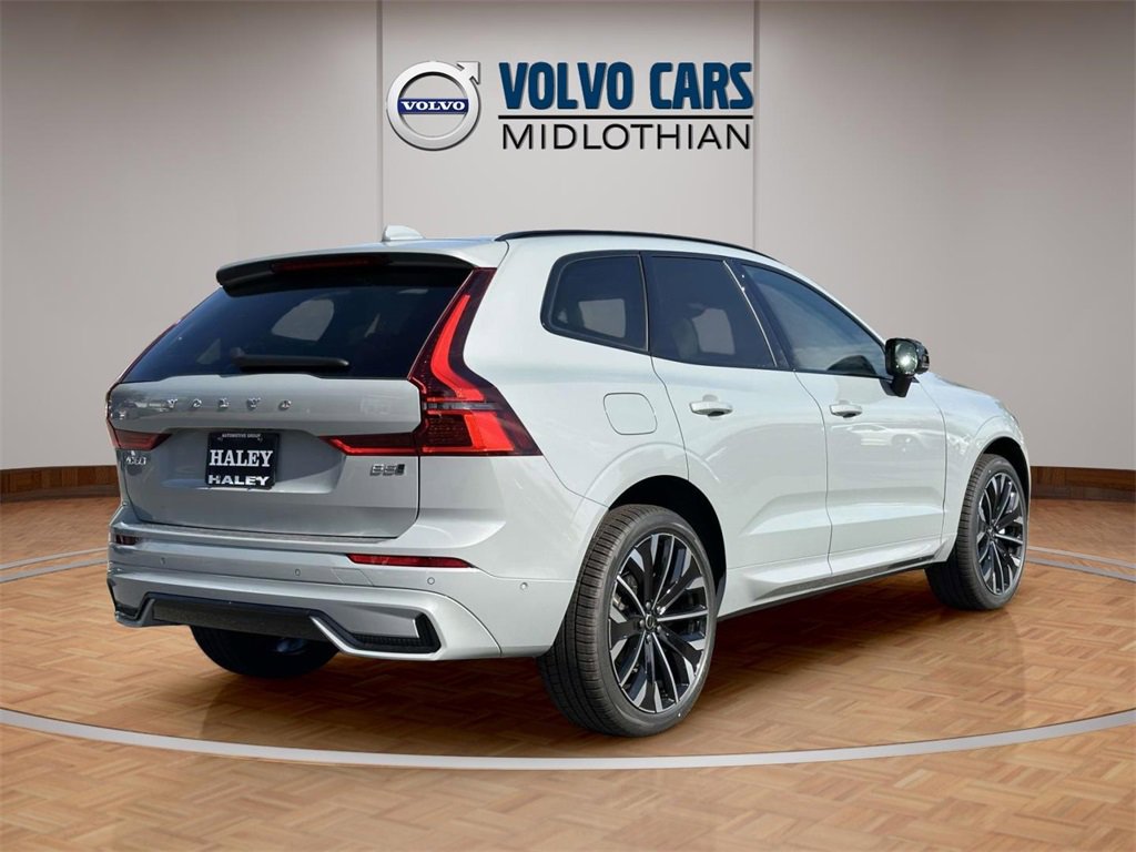 2026 Volvo XC60 B5 photo 2