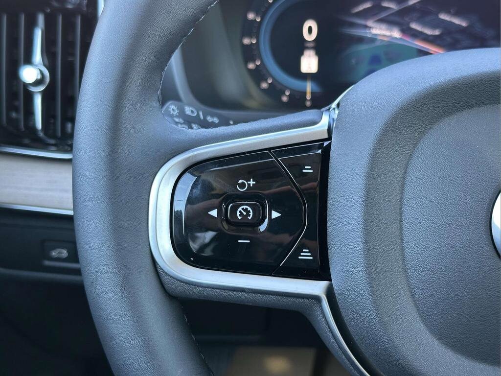 2025 Volvo XC90 Plus - Photo 8