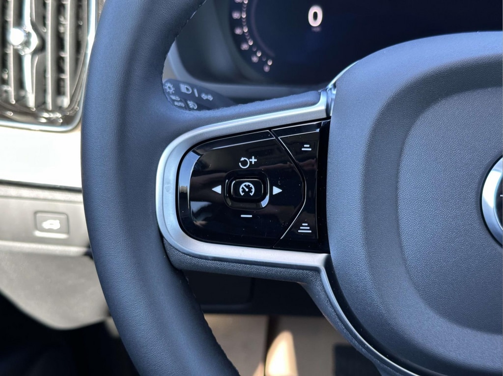 2026 Volvo XC90 Plus - Photo 13