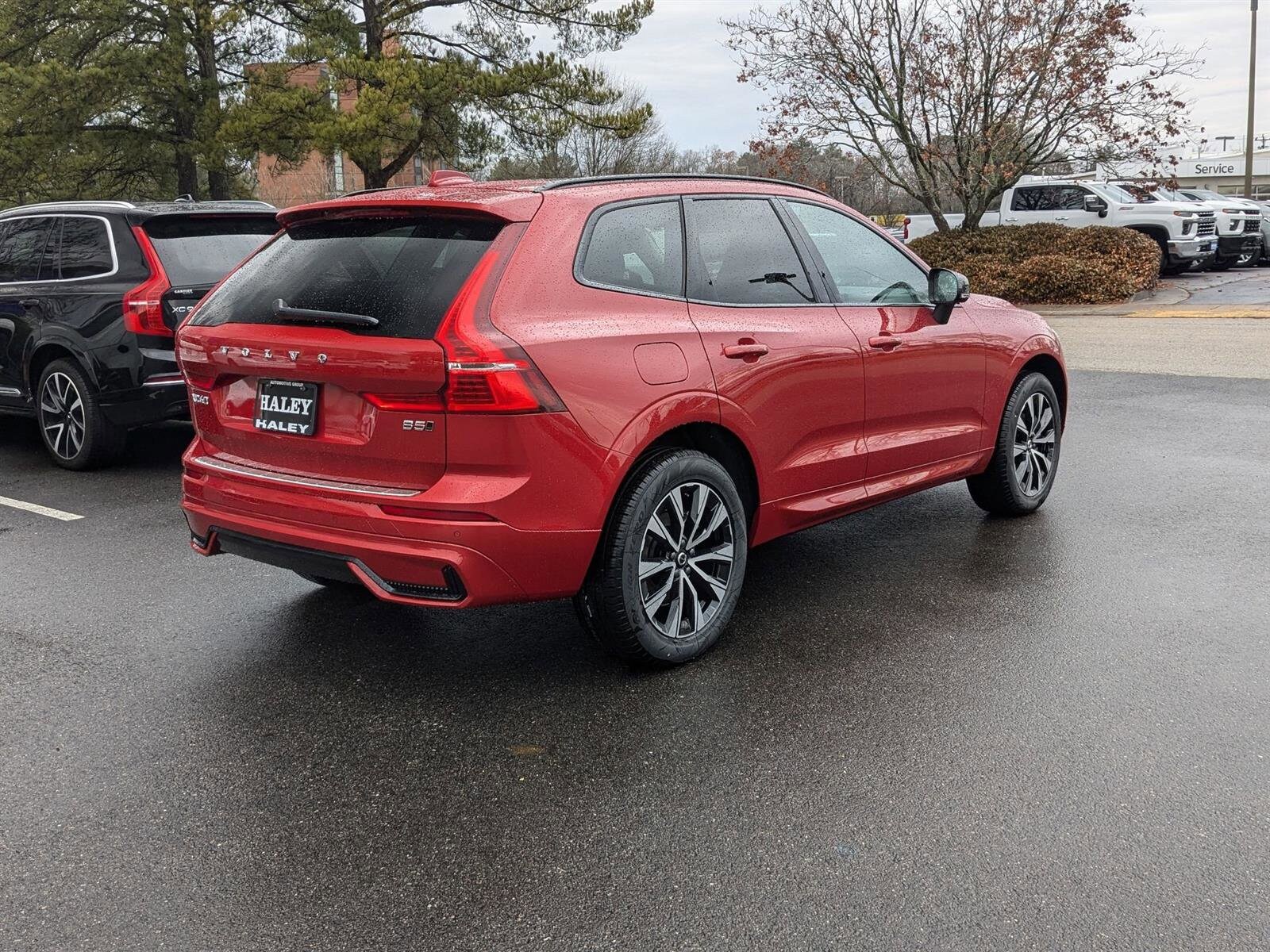 2025 Volvo XC60 B5 Core photo 3