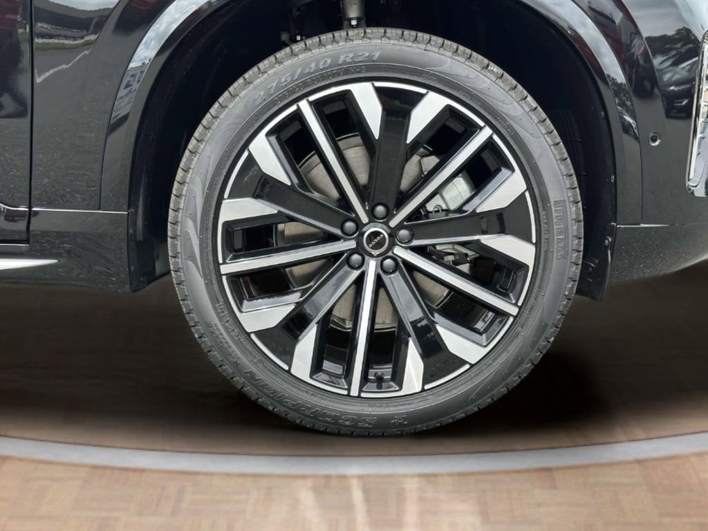 2026 Volvo XC90 Plus - Photo 26