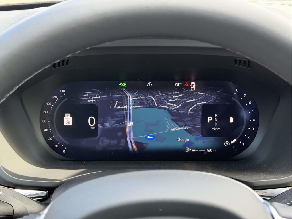 2026 Volvo XC60 Plus - Photo 10