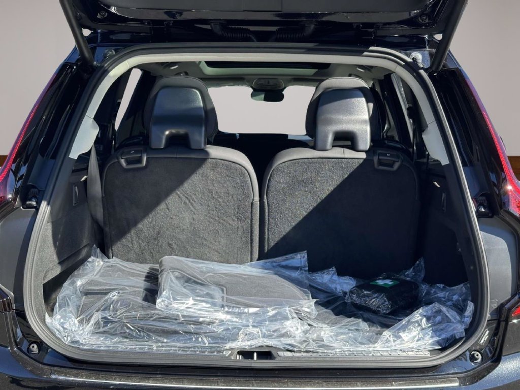 2026 Volvo XC90 Plus - Photo 13