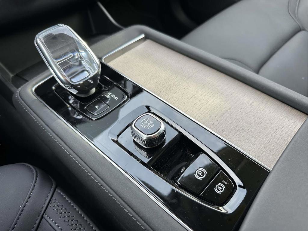 2025 Volvo XC90 Plus - Photo 6