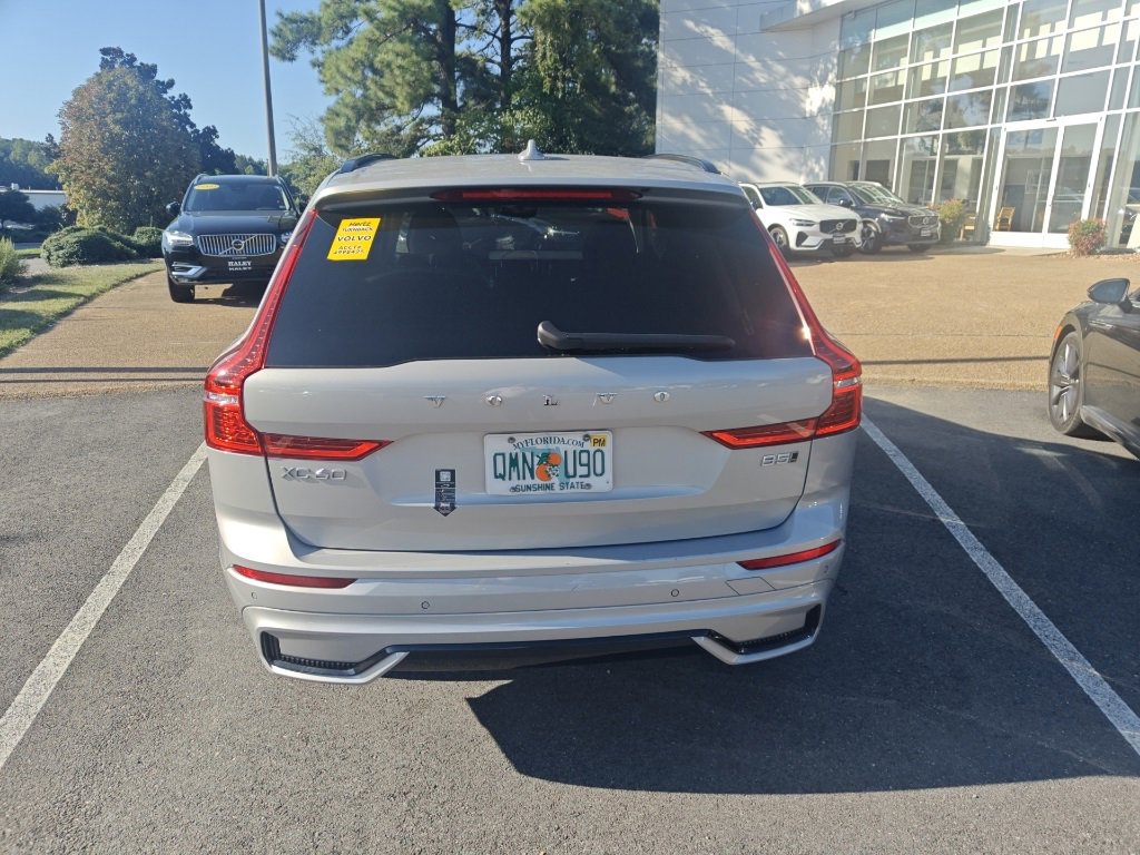 2025 Volvo XC60 B5 Plus photo 4