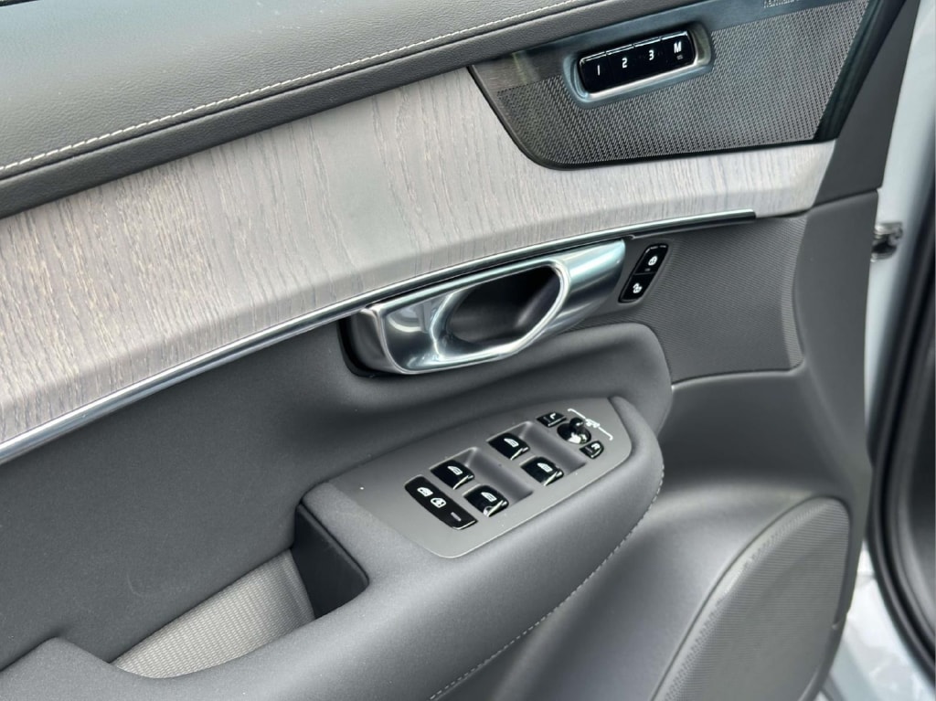2026 Volvo XC90 Ultra - Photo 17