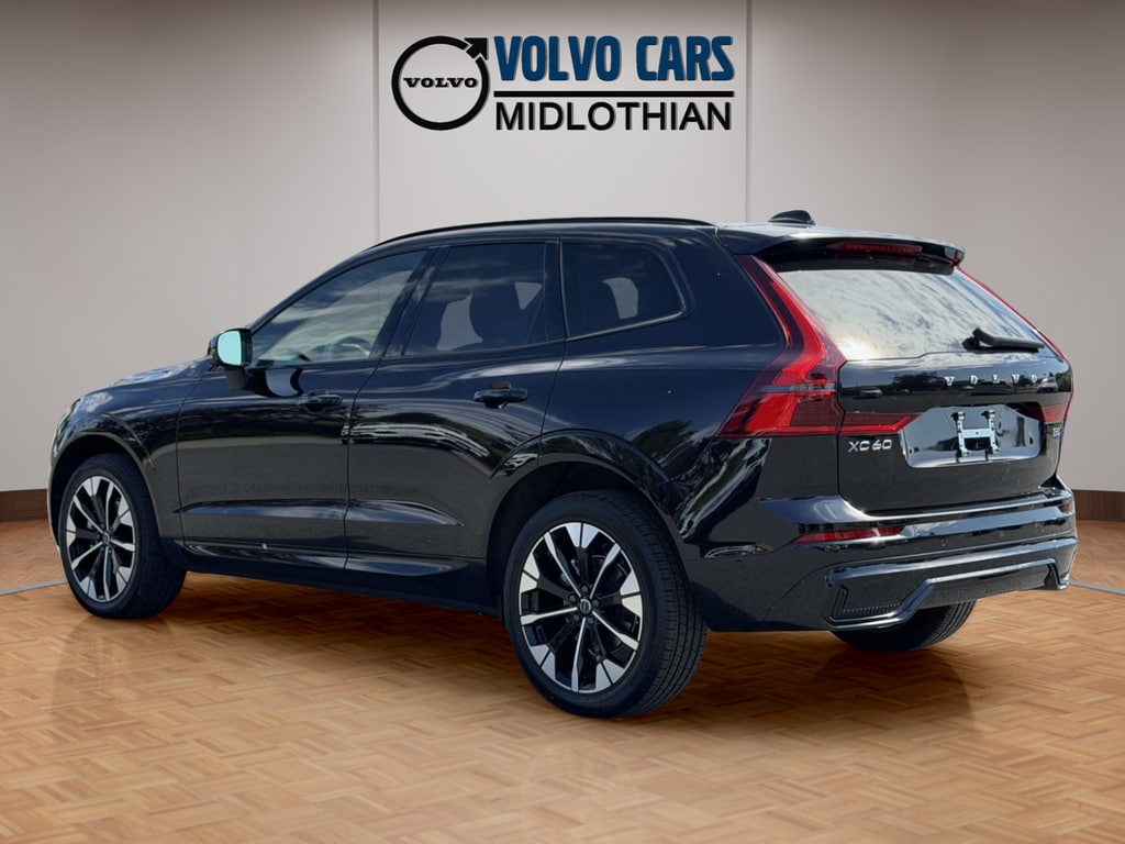 2026 Volvo XC60 Plus - Photo 22