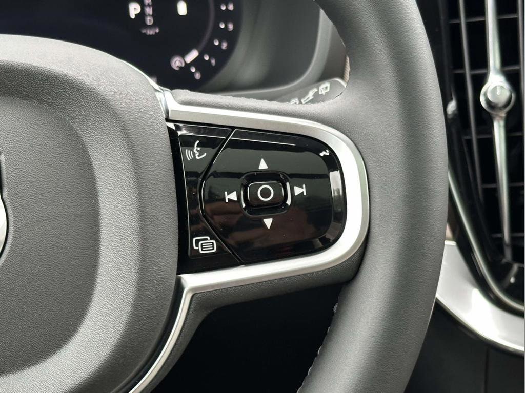 2026 Volvo XC90 Plus - Photo 9