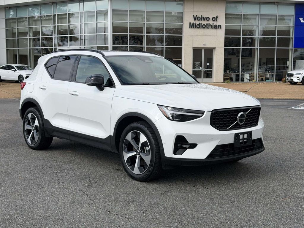 2026 Volvo XC40