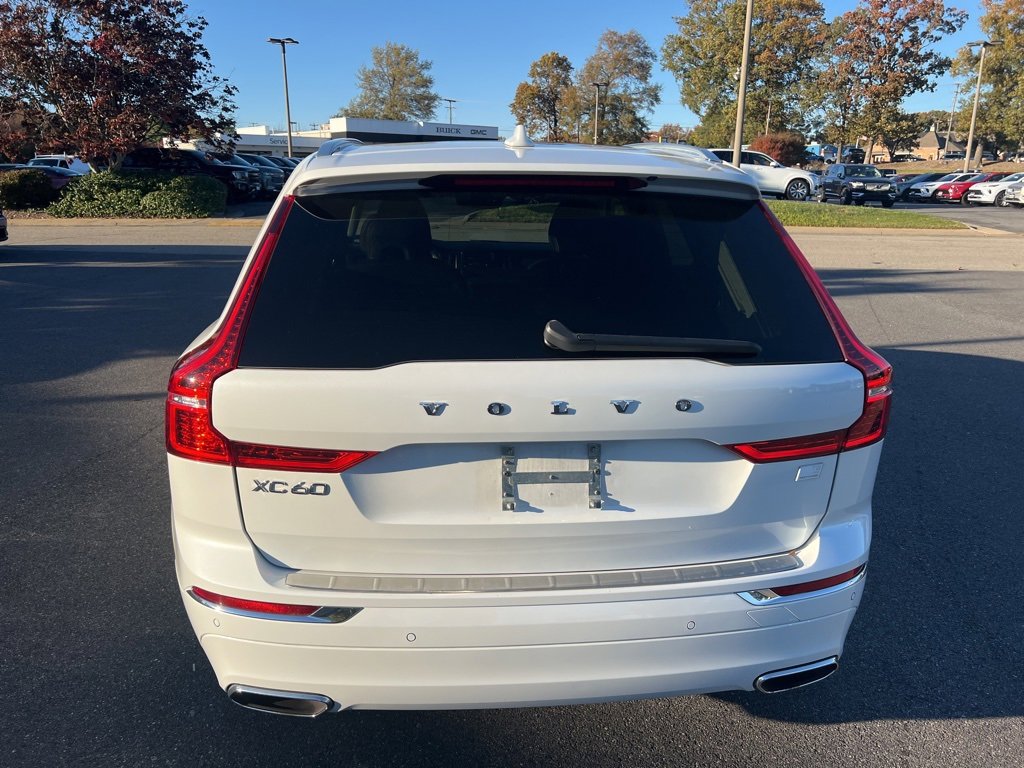 2021 Volvo XC60 T8 Inscription photo 2
