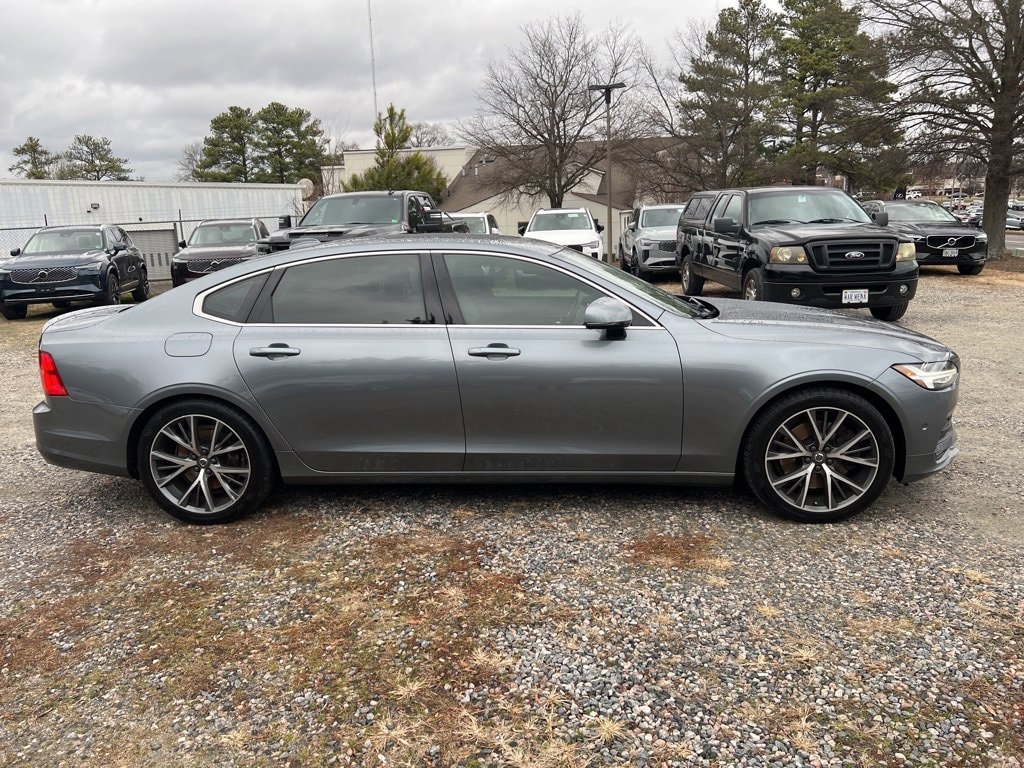 Used 2018 Volvo S90 T6 Momentum Sedan