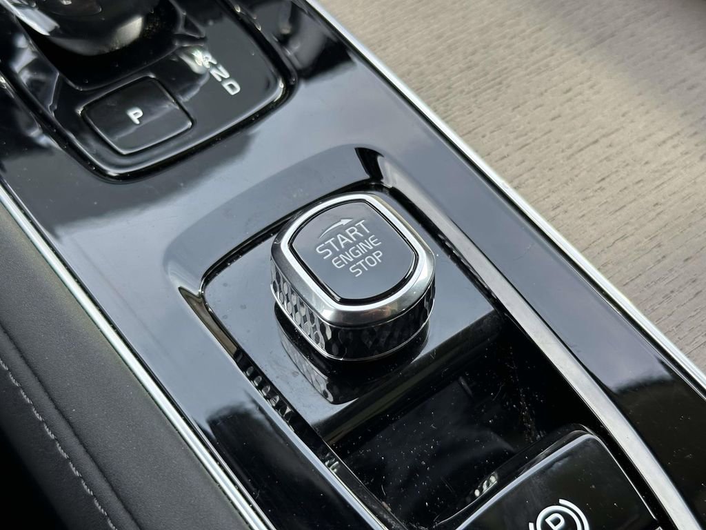 2025 Volvo XC90 Plus - Photo 7