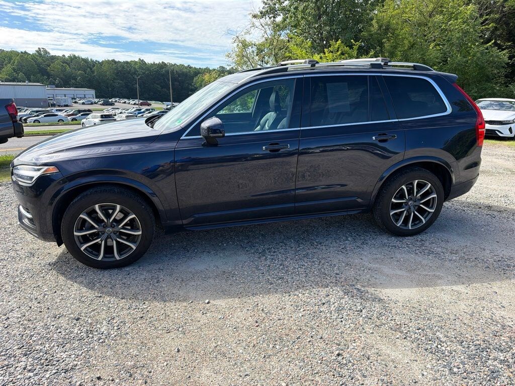 Used 2017 Volvo XC90 T6 Momentum SUV