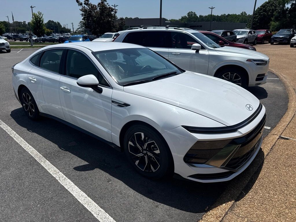Used 2024 Hyundai Sonata SEL Sedan