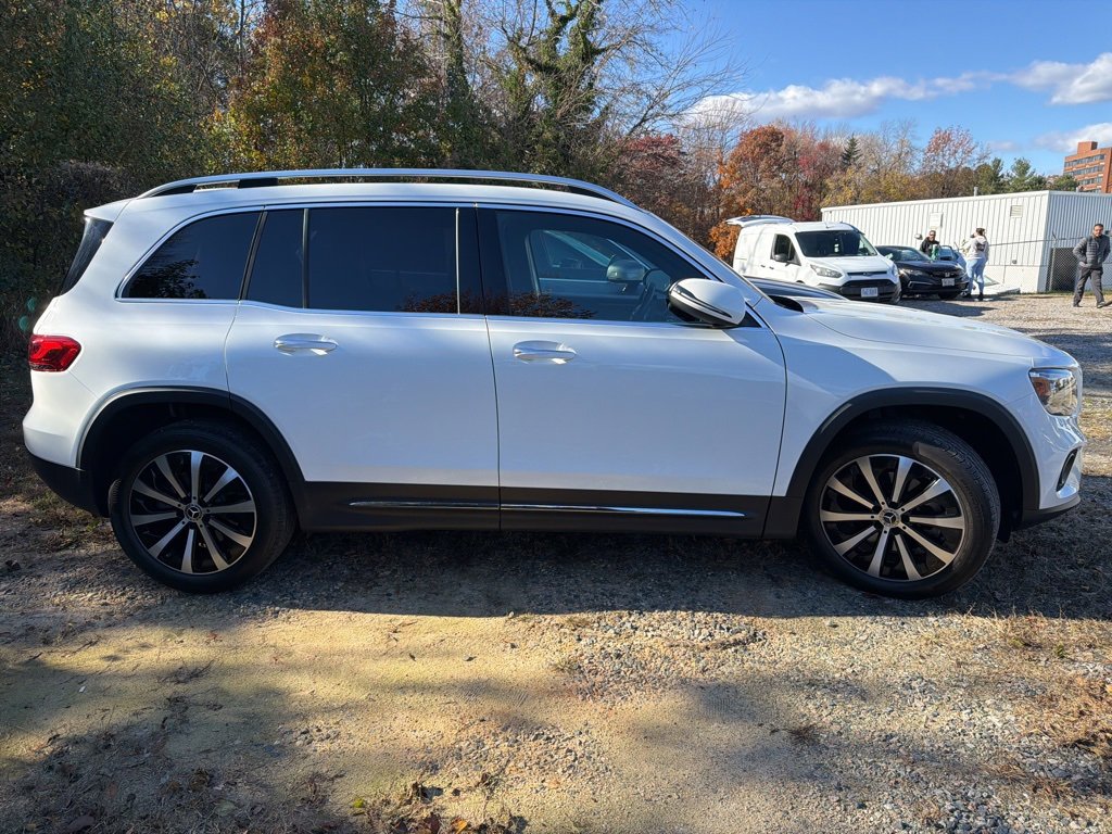2022 Mercedes Benz GLB 250 photo 2