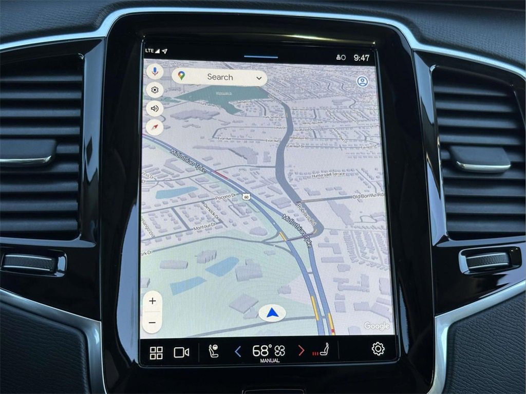 2023 Volvo XC90 Plus photo 2