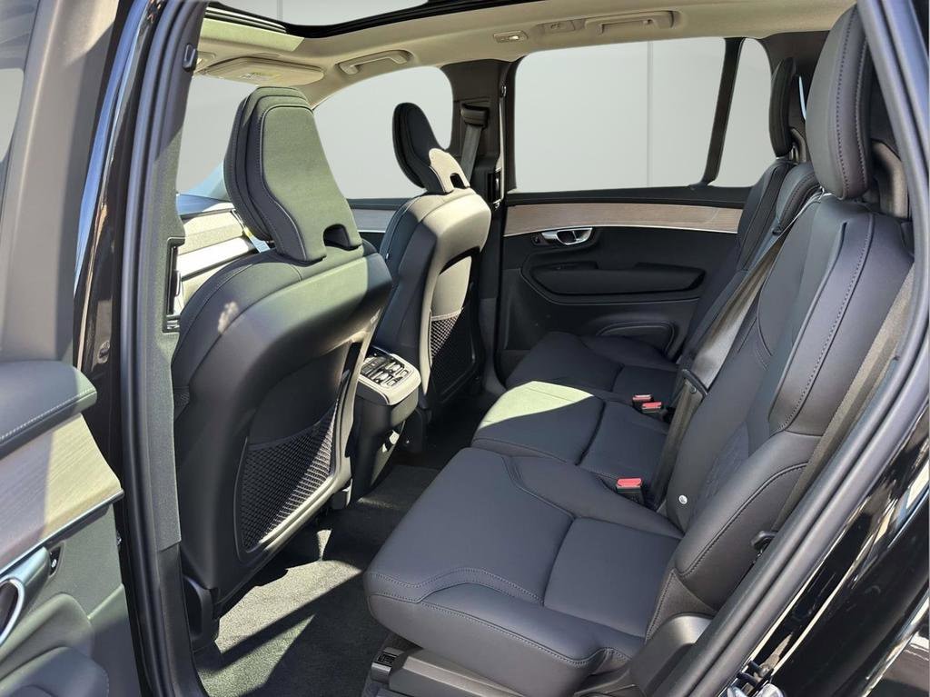 2026 Volvo XC90 Plus - Photo 14