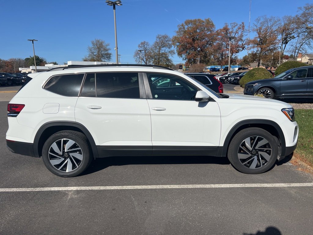 2025 Volkswagen Atlas SE Technology photo 3