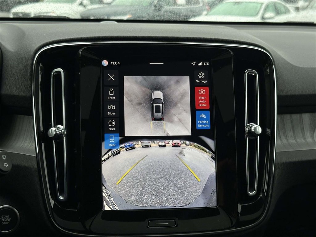 2026 Volvo XC40 AWD Plus photo 3