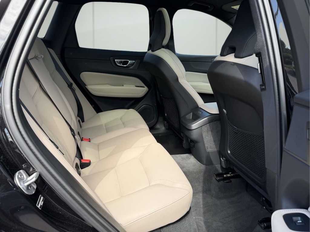 2026 Volvo XC60 Plus - Photo 12