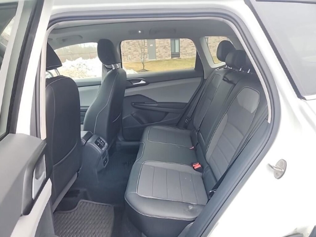 Used 2023 Volkswagen Taos 1.5T SE SUV